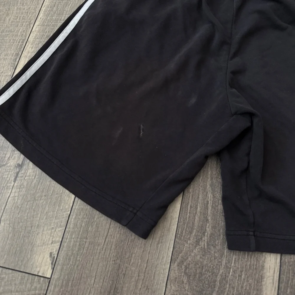 Adidas Essentials 3-Stripes Fleece Shorts Black White DU7830 Mens M Distressed
